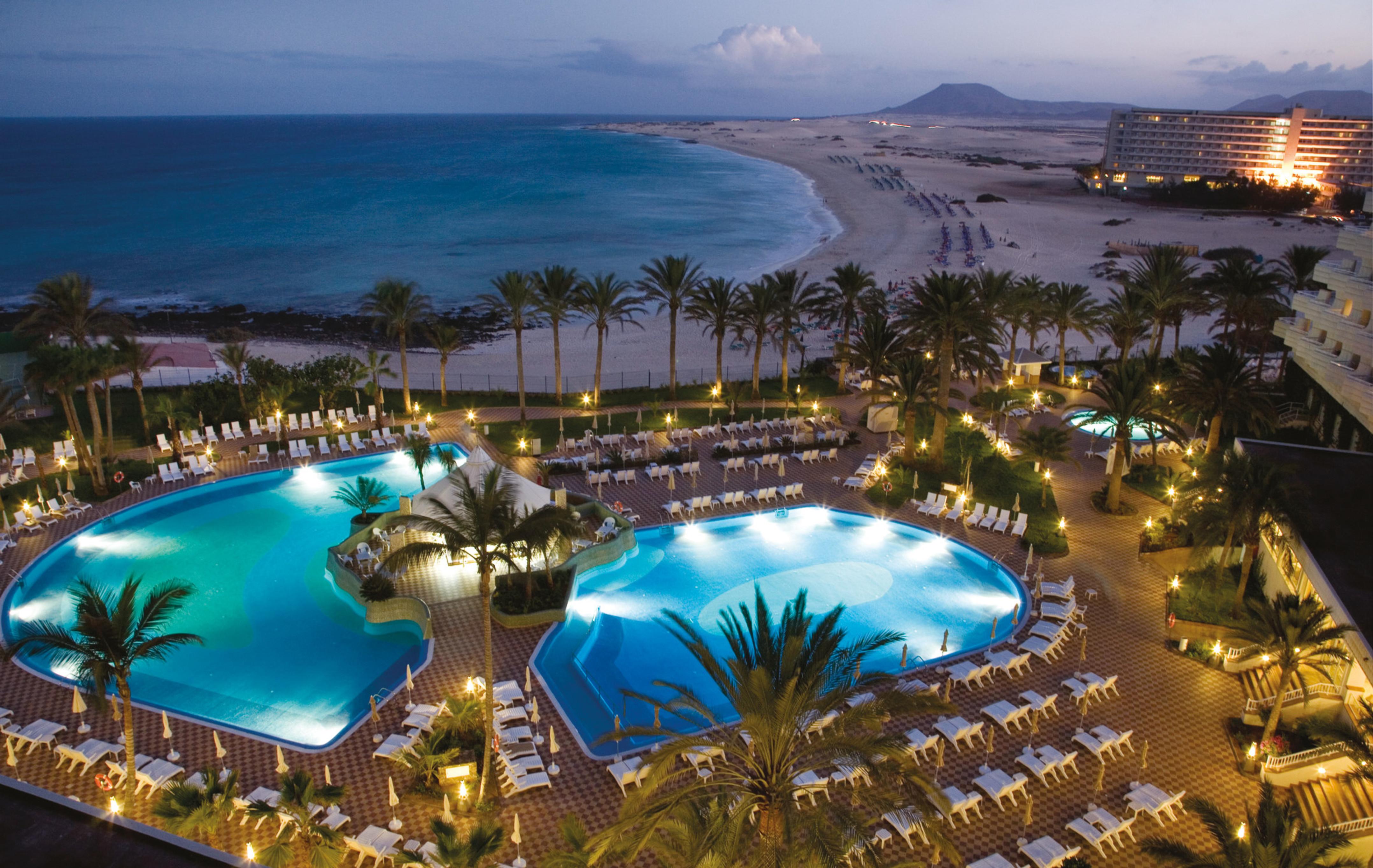 Riu Palace Tres Islas 科拉雷侯 外观 照片